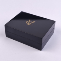 Hochglanz-Holzschmuckbox mit Samtfutter, Individuellem Logo und Scharnierdeckel für Halsketten- und Armbandaufbewahrung sowie Hochwertige Schmuck-Geschenkverpackung