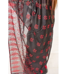 Sari en coton authentique avec de magnifiques broderies florales dorées, tenue ethnique indienne classique pour les festivals, les mariages et les événements. - Product Image 5