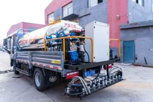 Véhicule intelligent de pulvérisation d'asphalte - Product Image 2