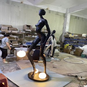 Joueur en cours d'exécution lampadaires terrain <span class=keywords><strong>but</strong></span> décoration Hall ornements humanoï<span class=keywords><strong>de</strong></span> Sculpture lampadaire œuvre Statue lumière - Product Image 2