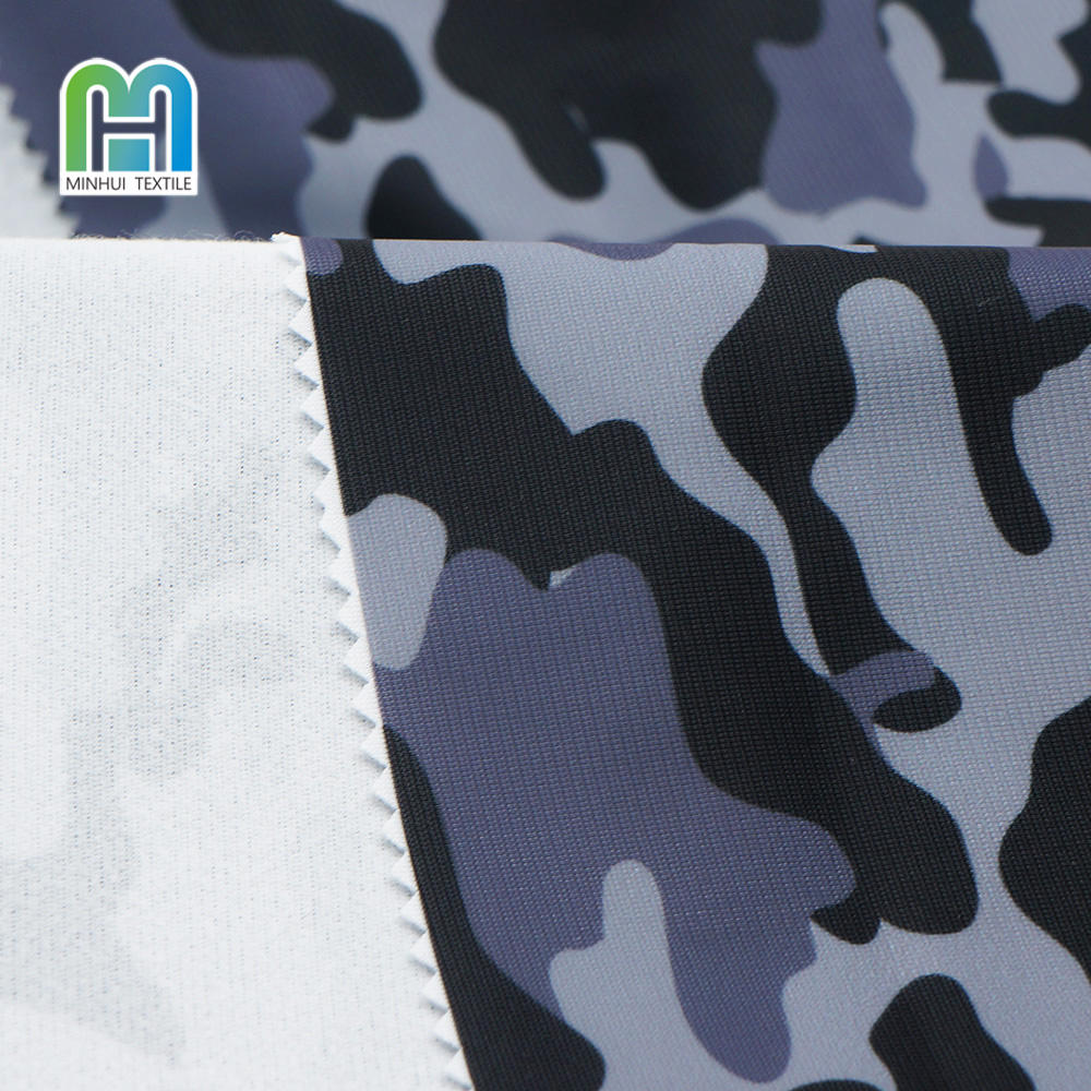 สีเทาเข้ม