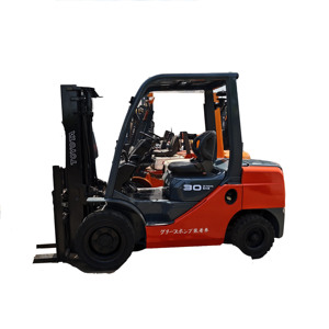 Secondhand for Diesel Forklift 3 Ton 2024 Model 4WD Good Condition Used Forklift Truck <b>Lifting</b> 3000mm - Product Image 1