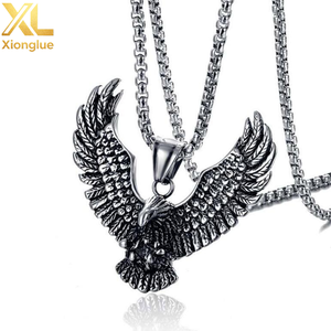 Collar con Colgante de Acero Inoxidable con Diseño de Águila Dorada, Estilo Punk, para Hombre - Product Image 3