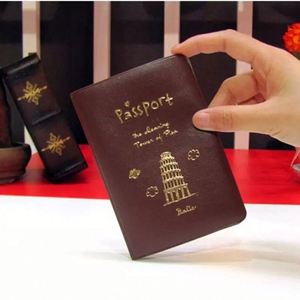 Housse de passeport en cuir PU personnalisée avec logo estampé or pour ranger passeport, carte d'identité et cartes de crédit - Product Image 2