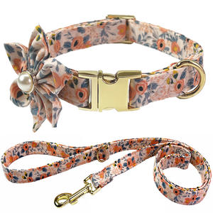 2025 tendencia de moda Navidad perro regalo conjunto moda perro Navidad <span class=keywords><strong>Collar</strong></span> lindo mascota arcos Popular nieve hombre patrón mascotas correas - Product Image 3