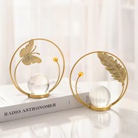 Meuble TV de luxe Art Déco de style européen, ornements créatifs en métal forgé plaqué or avec boules de cristal, pour Diwali et mariages