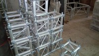 Connecteur d'angle universel 6 voies pour treillis, compatible avec les systèmes de treillis en boîte, type spigot, pour éclairage de scène et structures de toiture