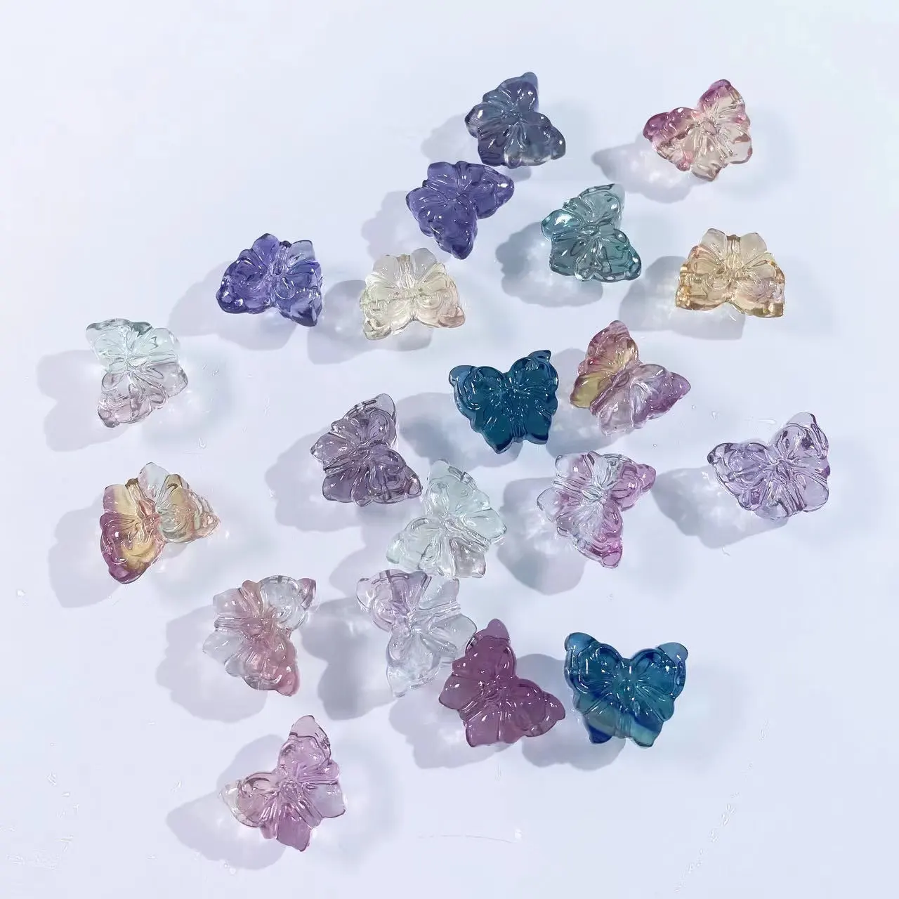 Commercio all'ingrosso di cristallo naturale di alta qualità intaglio litio Mica ciondolo Mini forma di stella per amore