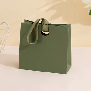 Sac cadeau <span class=keywords><strong>de</strong></span> luxe en papier biodégradable personnalisé avec logo pour <span class=keywords><strong>bijoux</strong></span>, boutique, petit cadeau, mariage, avec poignée en ruban - Product Image 4