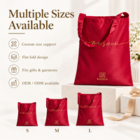 Sac fourre-tout en satin rouge personnalisé avec logo OEM ODM et logo en feuille d'or pour l'emballage cadeau et le shopping