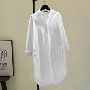 เสื้อเชิ้ตผู้หญิงแขนยาวสไตล์เกาหลีแบบใหม่สำหรับฤดูใบไม้ผลิ ทรงหลวม ผ้าบรอดคลอธ คอวี มีกระเป๋า ความยาวปานกลาง - Product Image 4