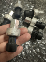 Hochwertiger 3/8-24 UNF Drucksensor-Schalter für Nieder- und Hochdruck für Klimaanlagen-Schlauchteile Beste Qualität Luftkompressor-Druckschalter