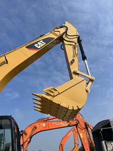 Excavadora de cadenas usada de alta calidad Hefei Muchen Machinery de 20 toneladas Cat320d2 con motor Kawasaki y PLC - Product Image 4