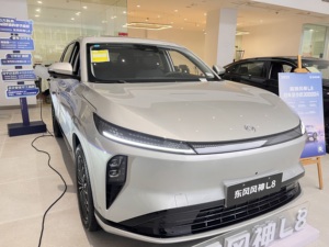 Dongfeng Fengshen L8 PHEV 2025 112KM Édition Idéale Voitures Électriques Fabriquées en Chine SUV Autonomie Combinée de 1339km - Product Image 4