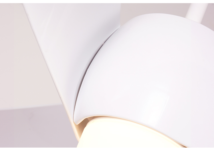 Breezelux hot Sale Cheap Modern 3 Blades ceiling fan chandelier battery powered