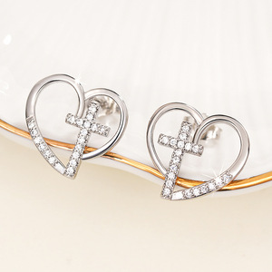 Boucles d'oreilles en forme de cœur irrégulier pour femmes, design unique, accessoires d'oreille pour usage quotidien - Product Image 3