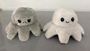 Peluche de <span class=keywords><strong>Pulpo</strong></span> <span class=keywords><strong>Reversible</strong></span> al por Mayor con Bajo Costo de Envío, Peluche de <span class=keywords><strong>Pulpo</strong></span> <span class=keywords><strong>Reversible</strong></span> Kawaii, Peluche de <span class=keywords><strong>Pulpo</strong></span> <span class=keywords><strong>Reversible</strong></span> - Product Image 5