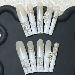 Uñas Decorativas Hechas a Mano, Estilo Europeo y Americano, Combinación de Blanco y Negro para Halloween y Navidad, Regalos Populares en el Extranjero - Product Image 3