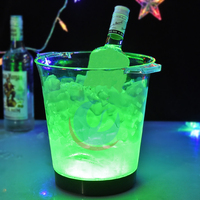 Haute capacité lumière colorée en Plastique Durable Barware Seau à glace forme acrylique conduit Seau à Glace