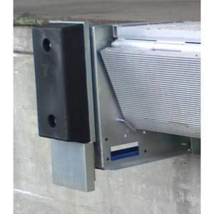 Pare-chocs oscillant pour quai GOLIATH GLTH.Z - S'adapte à la hauteur du camion, en acier galvanisé, L250xH700xP140mm - Product Image 6