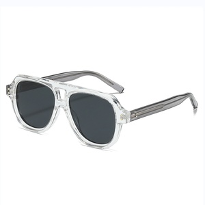 Lunettes de soleil roses tendance haut de gamme avec protection UV400, monture en acétate et verres polarisés en TAC pour une protection UV - Product Image 5