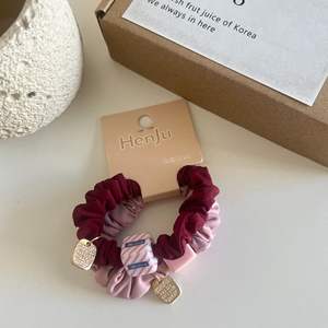 ชุดยางรัดผมซาตินเนื้อแน่นแบบใหม่ ดีไซน์หรูหราสำหรับสาวๆ  ที่คาดผมแบบสครันชี  อุปกรณ์เสริมผมสำหรับผู้หญิง  ยางรัดผมนุ่ม ไม่ลื่น - Product Image 6