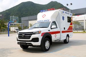 Nuevo Vehículo de ambulancia Foton Tunland 4x4 con caja de recogida, combustible diésel para transporte médico ICU listo para exportación - Product Image 3