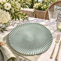 Assiette de Présentation Moderne en Plastique 13 pouces, Revêtement Poudré, Texture Côtelée Spirale, Bord Ondulé, Décoration de Table Élégante pour Banquets et Traiteur