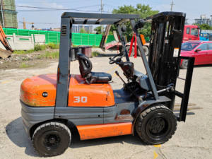 תוצרת יפן השתמש להרים מלגזה קטן מלגזה 4.5 מ 'צבע מקורי <span class=keywords><strong>3</strong></span> טון שני מיני סולר מלגזה cm makusalu makhtu - Product Image 4