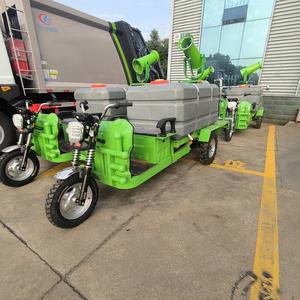Vélo électrique à 3 roues Mini réservoir d'eau à trois roues canon à brouillard véhicule arroseur petit tricycle pour la poussière de route automne verdure - Product Image 2