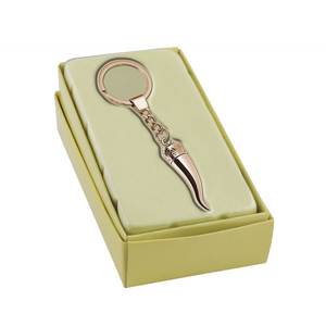 Llavero con Colgante Metálico de Cuerno de la Suerte en Oro Rosa para Coche o Bolso - Product Image 2