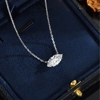 Collier à breloque en argent sterling 925 plaqué platine avec moissanite taille marquise, design horizontal 2 carats, ajusteur coulissant pour femme