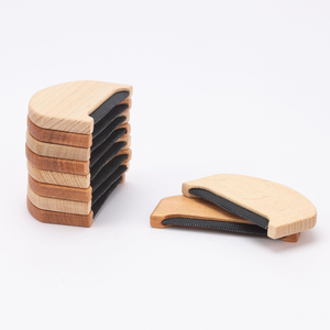 Spazzola per pelucchi in legno con logo personalizzato, riutilizzabile, per rimuovere peli di animali domestici e pulire i tessuti, con setole in gomma, all'ingrosso - Product Image 2