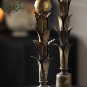 Candelabro de Imitación de Bronce con Diseño de Lirio Silvestre, Estilo Antiguo, Decoración para el Hogar, Portavelas de Metal Duradero para Decoración de Entrada - Product Image 5