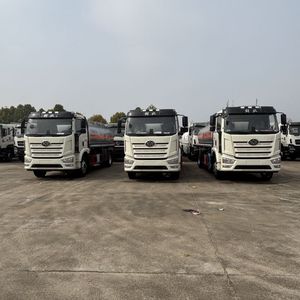 รถบรรทุกน้ำมัน FAW J6L 4x2 ขนาด 15,000 ลิตร รถบรรทุกน้ำมัน 12 คิว สำหรับขนส่งน้ำมันดีเซลและเบนซิน - Product Image 6
