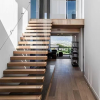 Design moderne commercial intérieur Escaliers droits préfabriqués en bois massif avec contremarche ouverte Garde-corps en verre pour usage intérieur