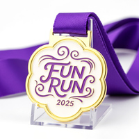 Médaille de fin de course personnalisée en alliage de zinc plaqué or, en forme de fleur, émail souple, colorée, pour événements caritatifs et tournois