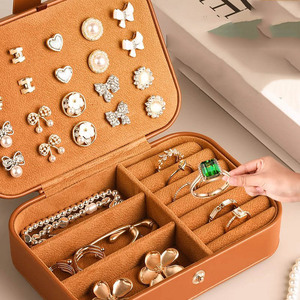 Boîte de rangement pour boucles d'oreilles <span class=keywords><strong>et</strong></span> clous d'oreilles de luxe haut de gamme, bijoux à la main, anneaux <span class=keywords><strong>et</strong></span> colliers, étui à bijoux portable en or, nouvelle arrivée - Product Image 2