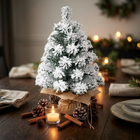 Mini sapin de Noël floqué en stock, base en toile de jute, petit sapin artificiel en pin, décoration de bureau pour les fêtes d'hiver