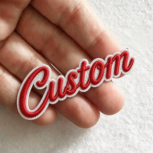 Badge Ricamato Personalizzato con Lettere dell'Alfabeto, Monogramma 3D in Rilievo, Logo Ricamato Premium per Marchi di Abbigliamento - Product Image 1