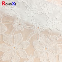 Prix de gros RXF2207 broderie de fleurs 3D coton oeillet dentelle blanc tissu personnalisé décontracté Piqué pour robes de femmes