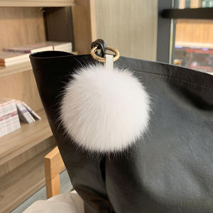 Elegante Pompón <span class=keywords><strong>de</strong></span> Piel <span class=keywords><strong>de</strong></span> Animal Auténtica, Bola <span class=keywords><strong>de</strong></span> Pelo <span class=keywords><strong>de</strong></span> Zorro <span class=keywords><strong>de</strong></span> 12cm, Pompón <span class=keywords><strong>de</strong></span> Mapache para Bolsos, Bufandas, Gorros y Accesorios DIY - Product Image 4