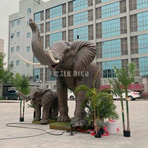 Modèle interactif d'éléphant animatronique grandeur nature avec mouvements groupés, sons et jets d'eau pour usage public intérieur/extérieur - Product Image 2