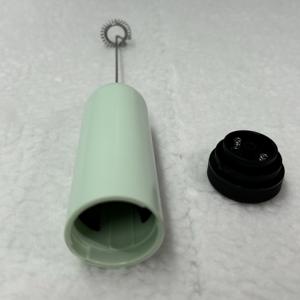 Nouveau Mini Mousseur à Lait Électrique Rechargeable USB 2025 avec 2 Têtes, Mélangeur de Boissons pour Café et Lait, en Plastique - Product Image 3