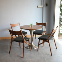 Ensemble table et chaises de café rondes de style nordique, fauteuil rembourré avec pieds en bois pour café et salon, style minimaliste