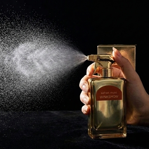 น้ำหอม OEM กลิ่นโอเรียนทัลสไปซี่ ติดทนนาน กลิ่นไม้หอม 100 มล. ขวดสีทอง สำหรับผู้ชาย  ขั้นต่ำในการสั่งซื้อน้อย - Product Image 3