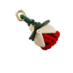 Breloques de sac et porte-clés de voiture en <span class=keywords><strong>cuir</strong></span> miniatures, style Miu, motif pétales de rose, design floral, pour chaussures kangourou et bottes <span class=keywords><strong>Dr</strong></span> <span class=keywords><strong>Martens</strong></span> - Product Image 1