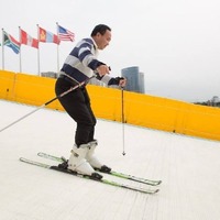 Tapis de piste de ski sèche de type champignon, sol en neige artificielle emboîtable pour station de ski et entraînement en extérieur
