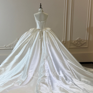 XS302 Vestidos de Novia Modernos y Tradicionales con Escote Redondo, Apliques Florales de Cristal, Largos hasta el Suelo, Estilo Imperio Real, con Corsé para Mujer - Product Image 6