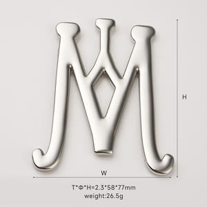 Thiết kế logo kim loại cho túi thời trang, làm theo yêu cầu, móc khóa kim loại thời trang, chữ cái kim loại mạ vàng làm logo cho túi xách - Product Image 4